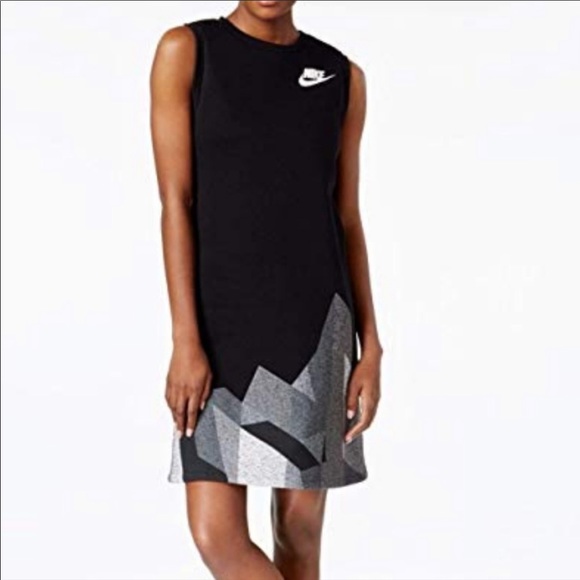 dita von teese red carpet